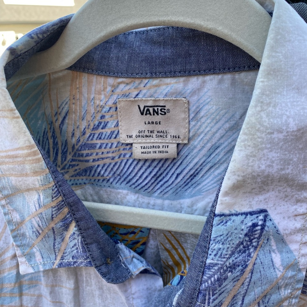 Vans, short sleeve button down, size L